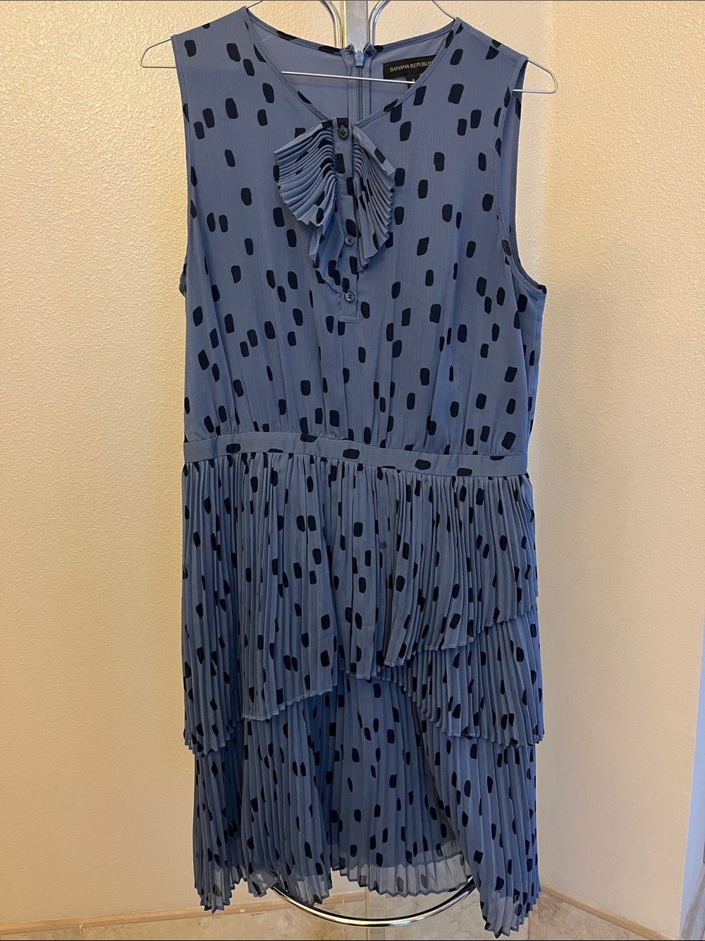 Banana Republic Blue Dot, Sleeveless Dress. Size 8